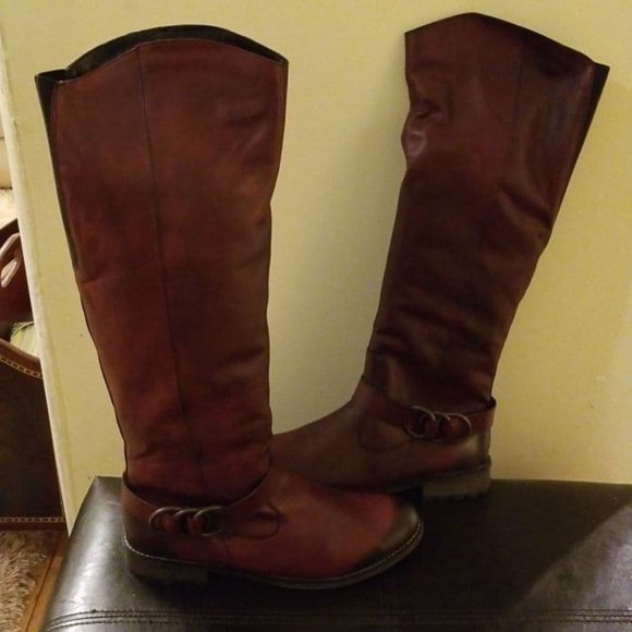 Winter Boots - Picture 2 of 3